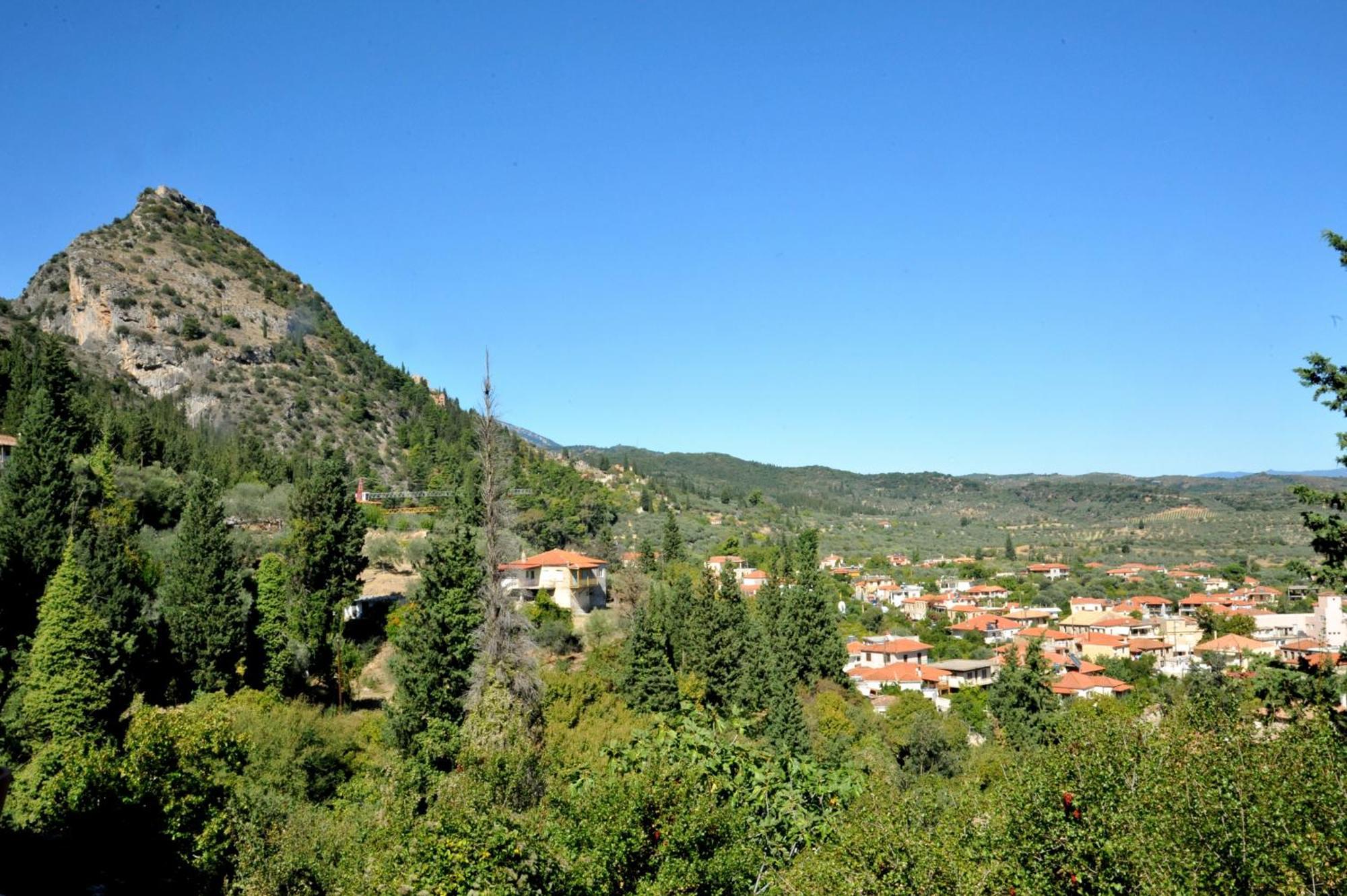 Elegant Stone Mansion In Historic Mystras Apartment ภายนอก รูปภาพ